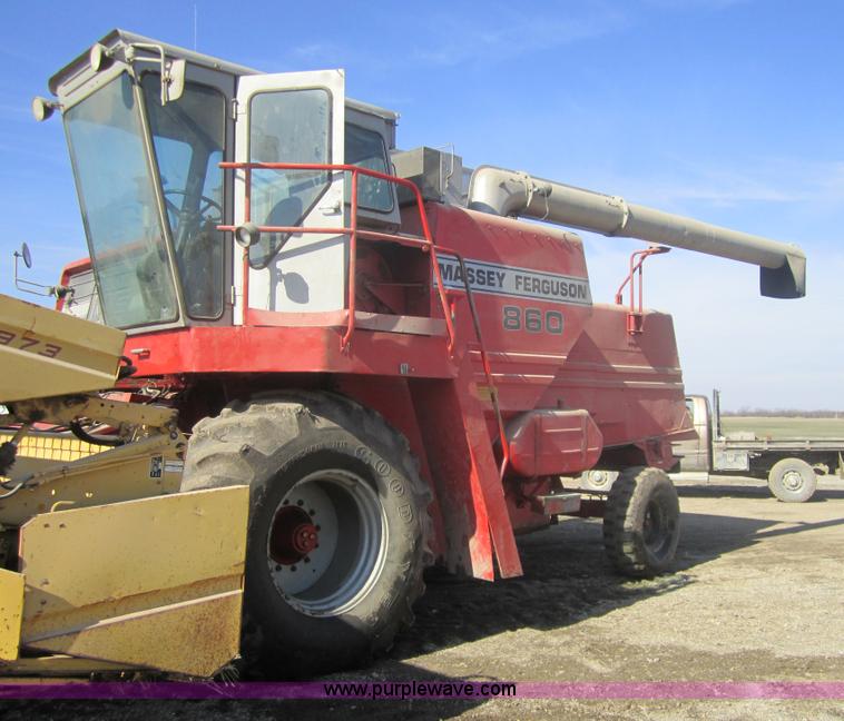 image for item 3207 1982 Massey-Ferguson 860 combine