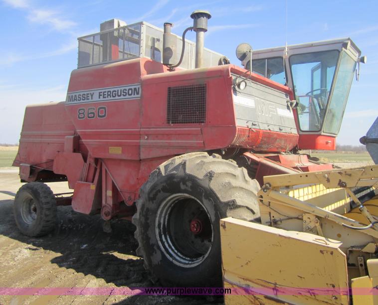 image for item 3207 1982 Massey-Ferguson 860 combine