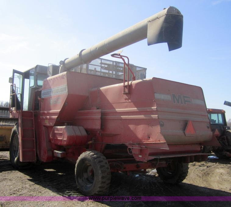 image for item 3207 1982 Massey-Ferguson 860 combine