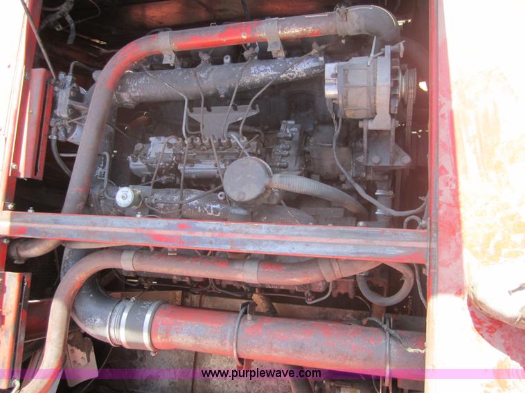 image for item 3207 1982 Massey-Ferguson 860 combine
