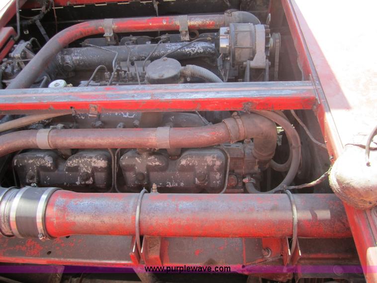 image for item 3207 1982 Massey-Ferguson 860 combine