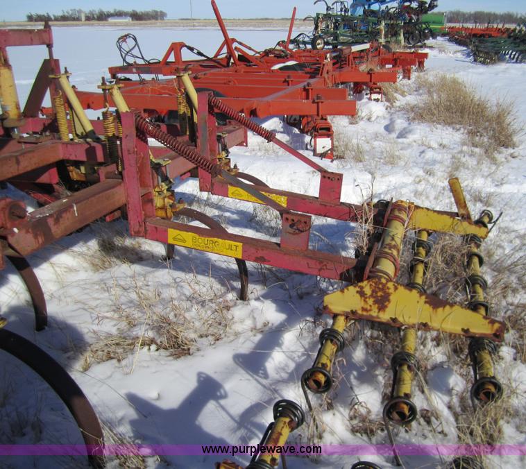 image for item 3389 Bourgault Vibramaster 45' cultivator
