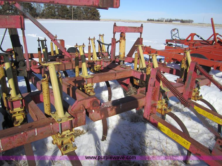 image for item 3389 Bourgault Vibramaster 45' cultivator
