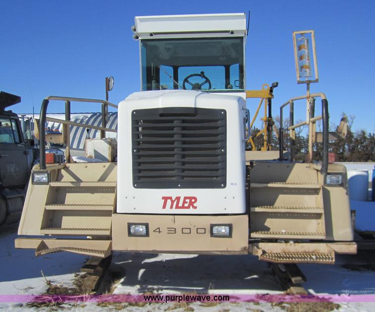 image for item 3390 1995 Tyler 4300 sprayer