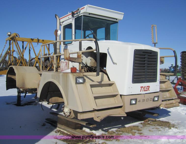 image for item 3390 1995 Tyler 4300 sprayer