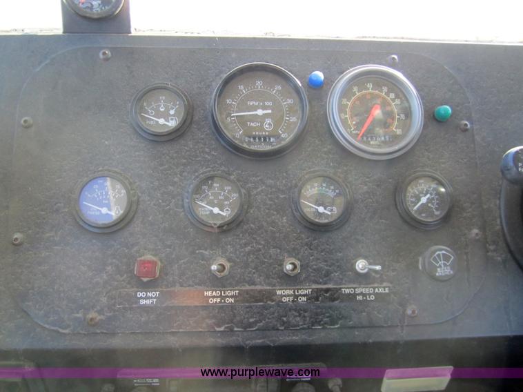 image for item 3390 1995 Tyler 4300 sprayer