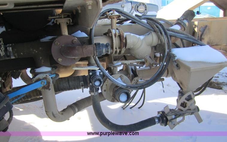 image for item 3390 1995 Tyler 4300 sprayer