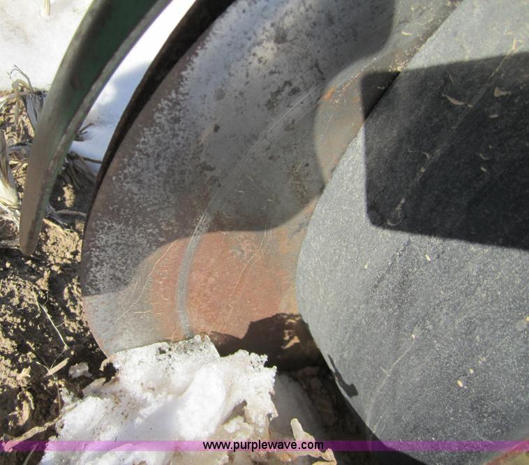 image for item 3392 John Deere 7100 eight row planter