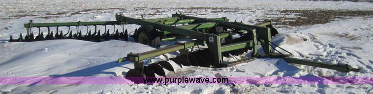 image for item 3394 John Deere 20' disk