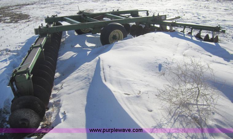 image for item 3394 John Deere 20' disk