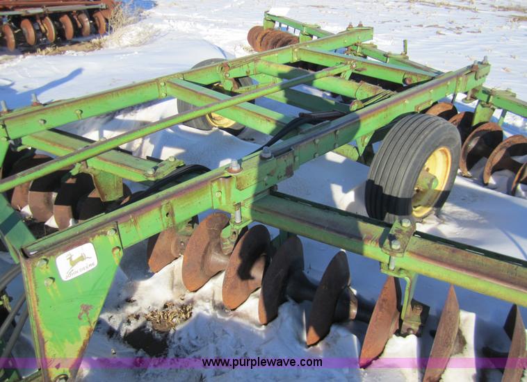 image for item 3394 John Deere 20' disk