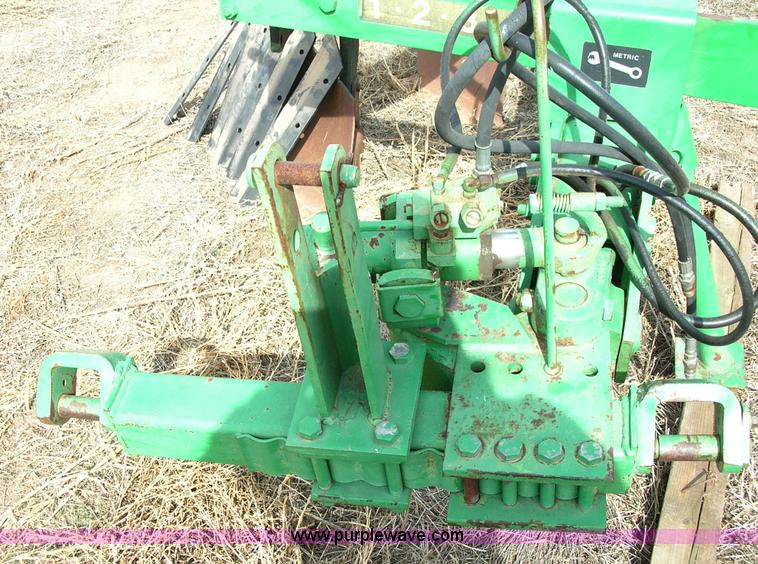 image for item 3425 John deere 2600 6 bottom plow