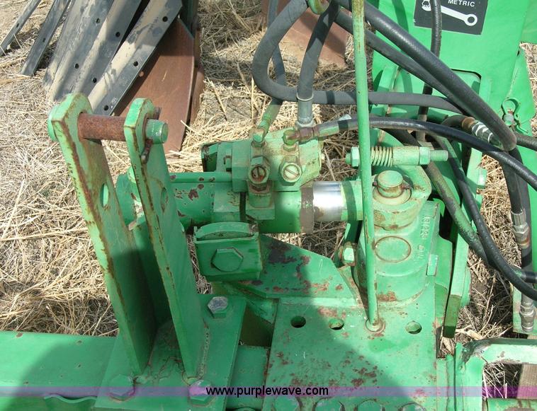 image for item 3425 John deere 2600 6 bottom plow