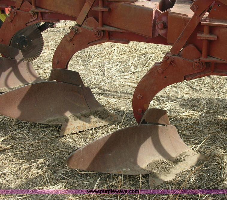 image for item 3427 Eight bottom plow