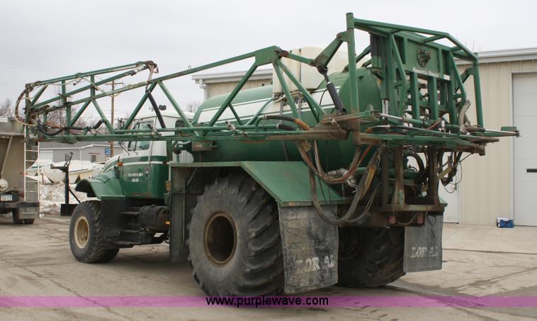 image for item 4884 1990 International Loral Easy-Rider 4900 sprayer