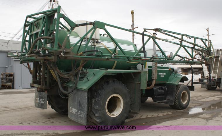 image for item 4884 1990 International Loral Easy-Rider 4900 sprayer