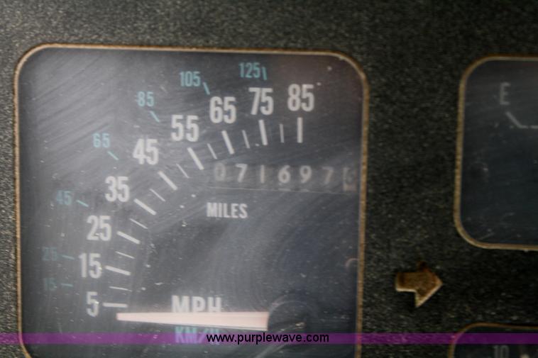 image for item 4884 1990 International Loral Easy-Rider 4900 sprayer