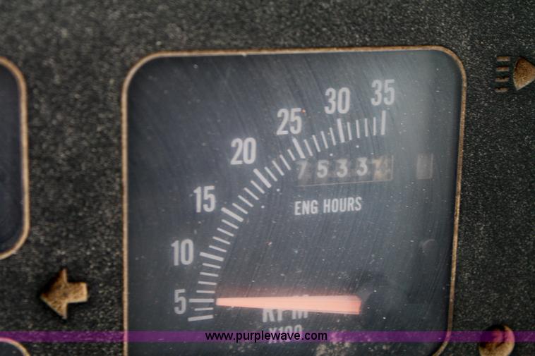 image for item 4884 1990 International Loral Easy-Rider 4900 sprayer