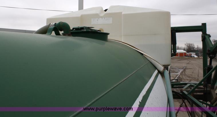 image for item 4884 1990 International Loral Easy-Rider 4900 sprayer