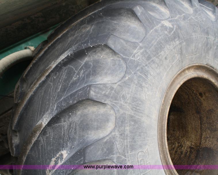 image for item 4884 1990 International Loral Easy-Rider 4900 sprayer