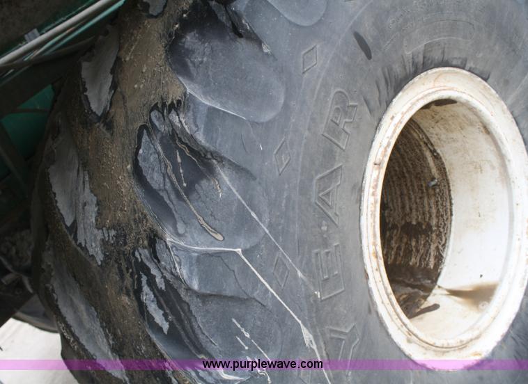 image for item 4884 1990 International Loral Easy-Rider 4900 sprayer