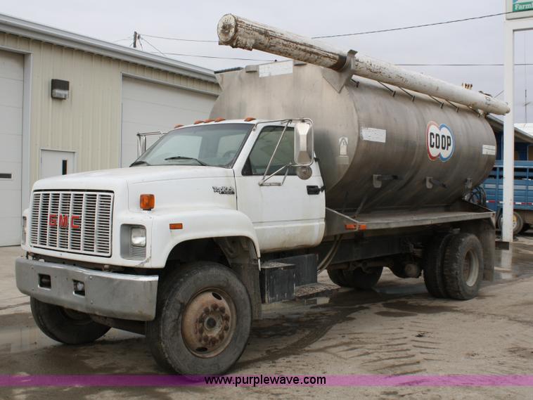 image for item 4885 1993 GMC TopKick bulk feed truck