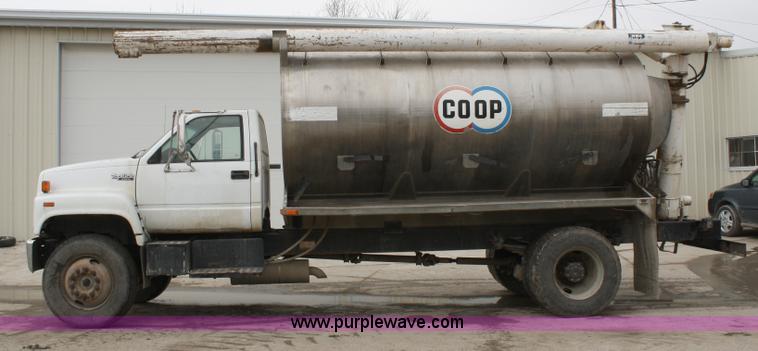 image for item 4885 1993 GMC TopKick bulk feed truck