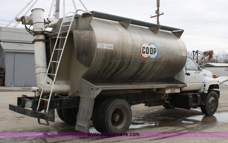 image for item 4885 1993 GMC TopKick bulk feed truck