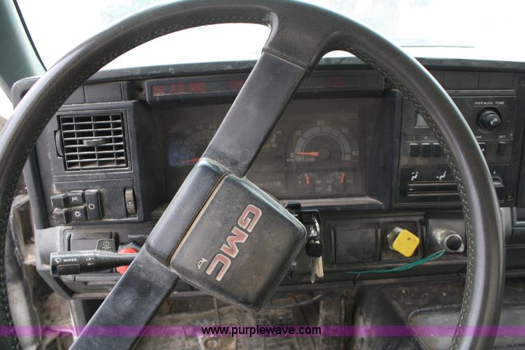 image for item 4885 1993 GMC TopKick bulk feed truck