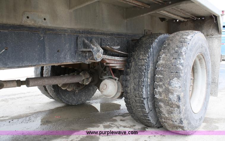 image for item 4885 1993 GMC TopKick bulk feed truck