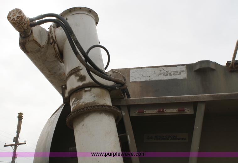 image for item 4885 1993 GMC TopKick bulk feed truck