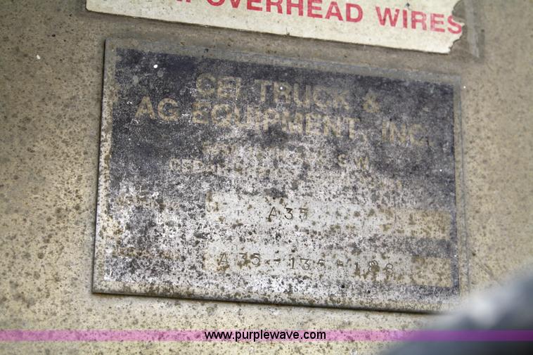 image for item 4885 1993 GMC TopKick bulk feed truck