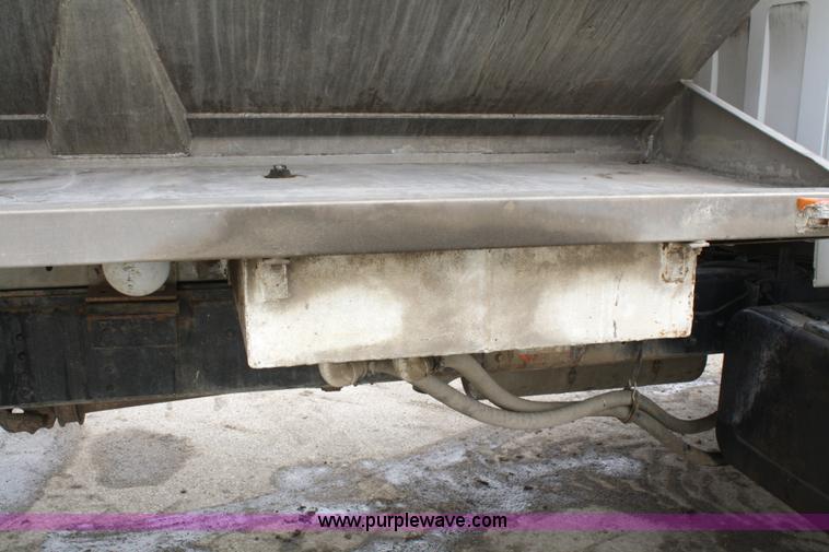 image for item 4885 1993 GMC TopKick bulk feed truck