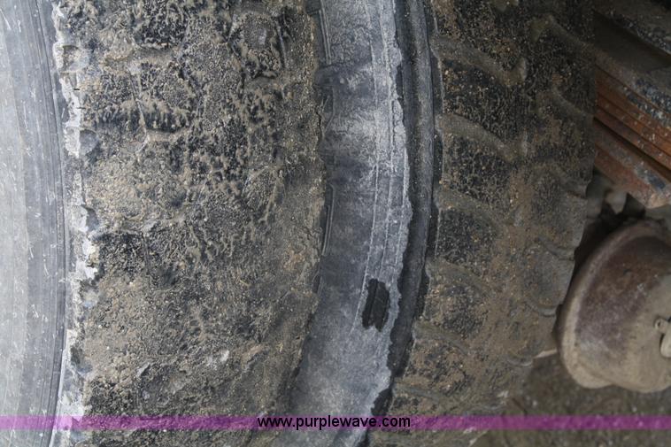 image for item 4885 1993 GMC TopKick bulk feed truck