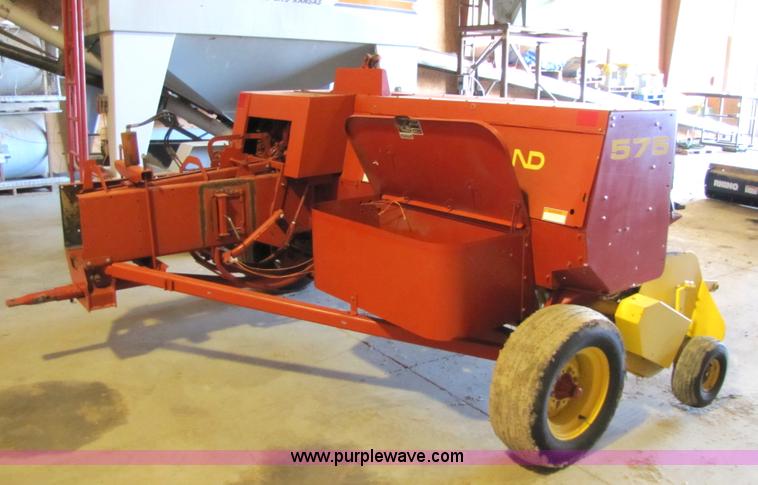 image for item 5203 New Holland 575 small square baler