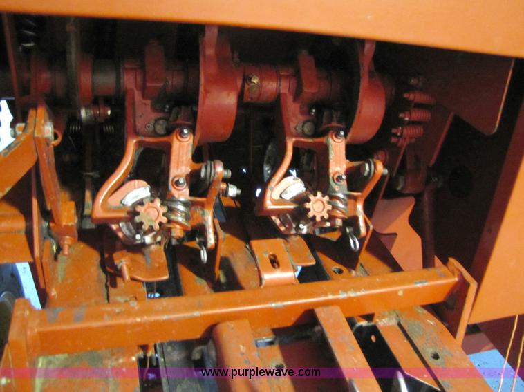 image for item 5203 New Holland 575 small square baler