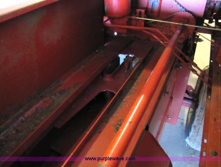 image for item 5203 New Holland 575 small square baler