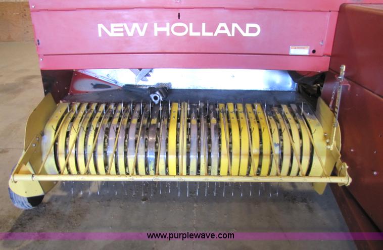 image for item 5203 New Holland 575 small square baler