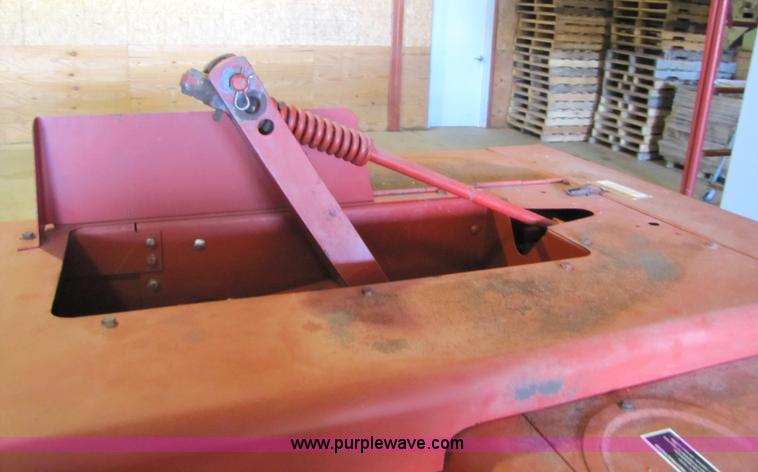 image for item 5203 New Holland 575 small square baler