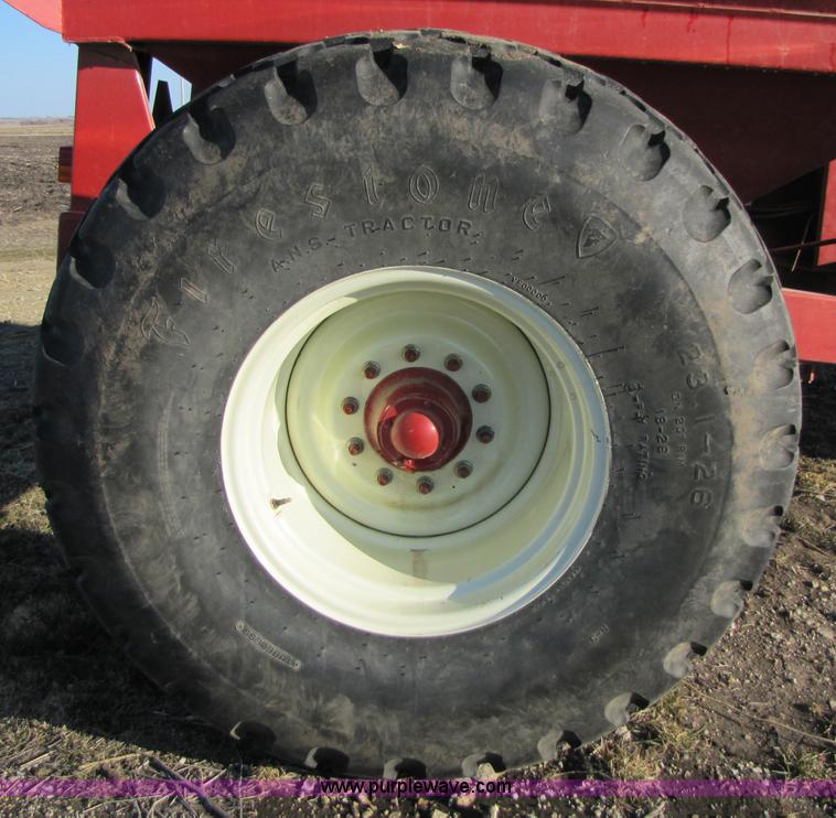 image for item 5214 Brent 472 grain cart