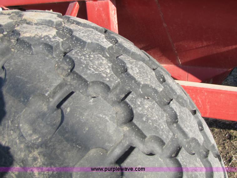 image for item 5214 Brent 472 grain cart