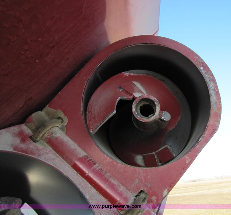 image for item 5214 Brent 472 grain cart