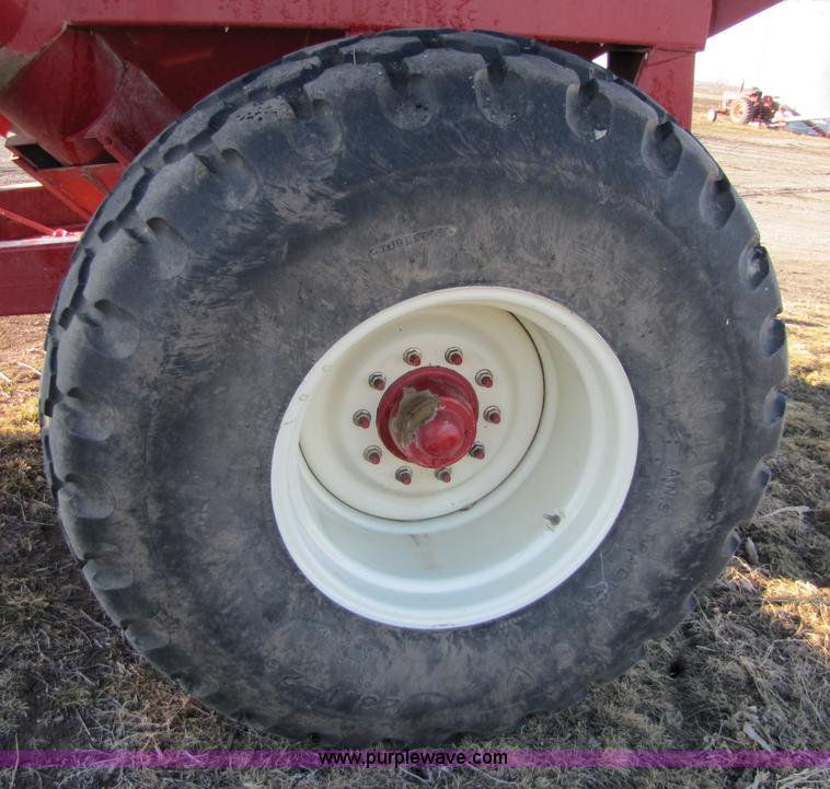 image for item 5214 Brent 472 grain cart