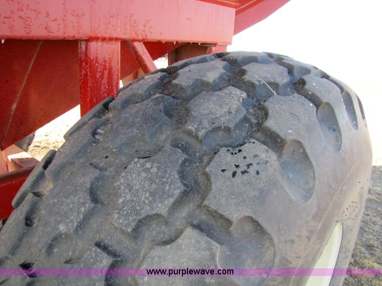 image for item 5214 Brent 472 grain cart