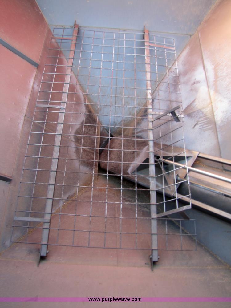 image for item 5214 Brent 472 grain cart