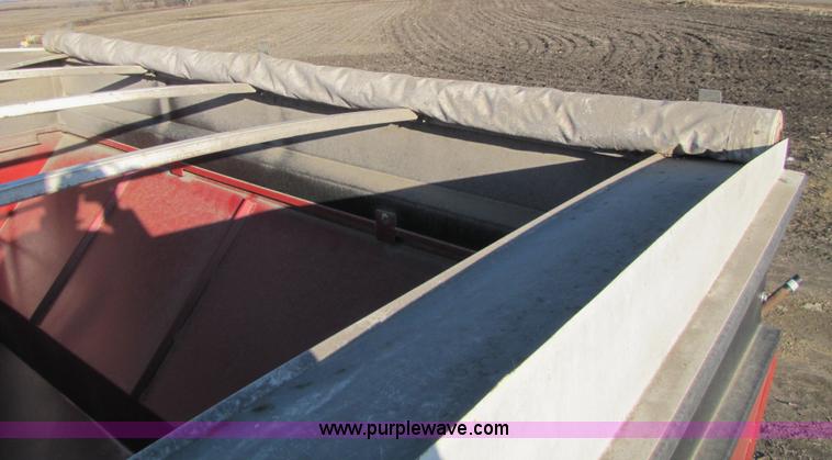 image for item 5214 Brent 472 grain cart