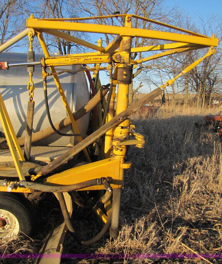 image for item 5215 Sprayer with 65' boom
