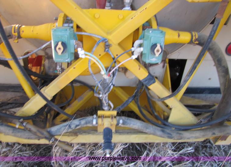 image for item 5215 Sprayer with 65' boom