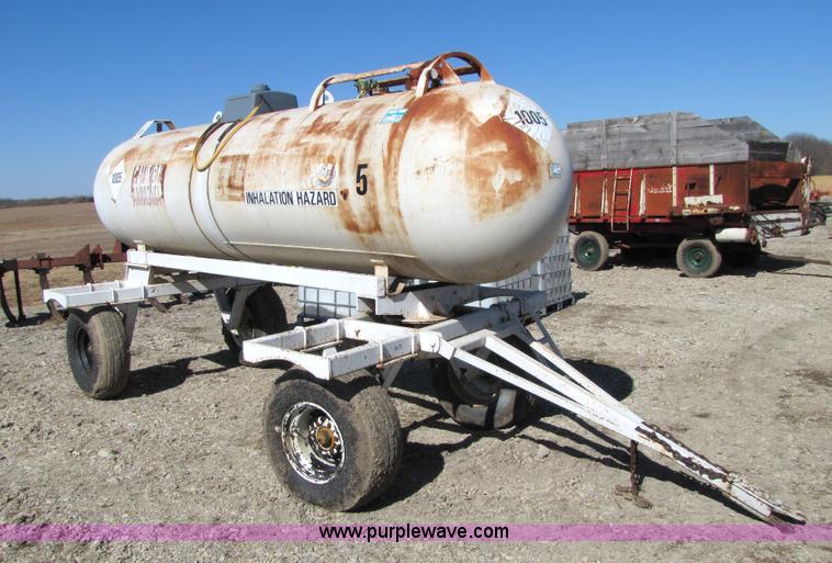 image for item 5220 Hamby 1,000 gallon anhydrous tank on trailer