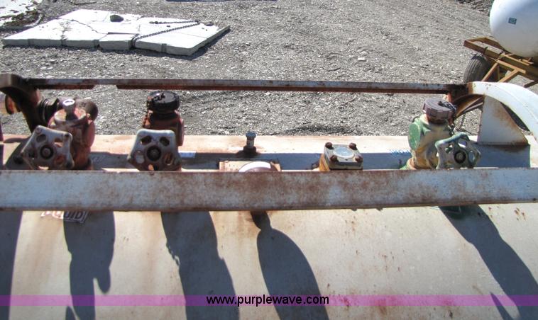 image for item 5220 Hamby 1,000 gallon anhydrous tank on trailer